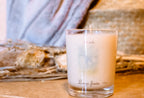 Bougie végétale artisanale parfum linge frais. 160g pour 30h de combustion, parfum de grasse sans CMR ni phtalates. Cire de tournesol, contenant en verre.
Parfum frais Linge frais.
Fabriqué à la main en Corrèze par Anoki.