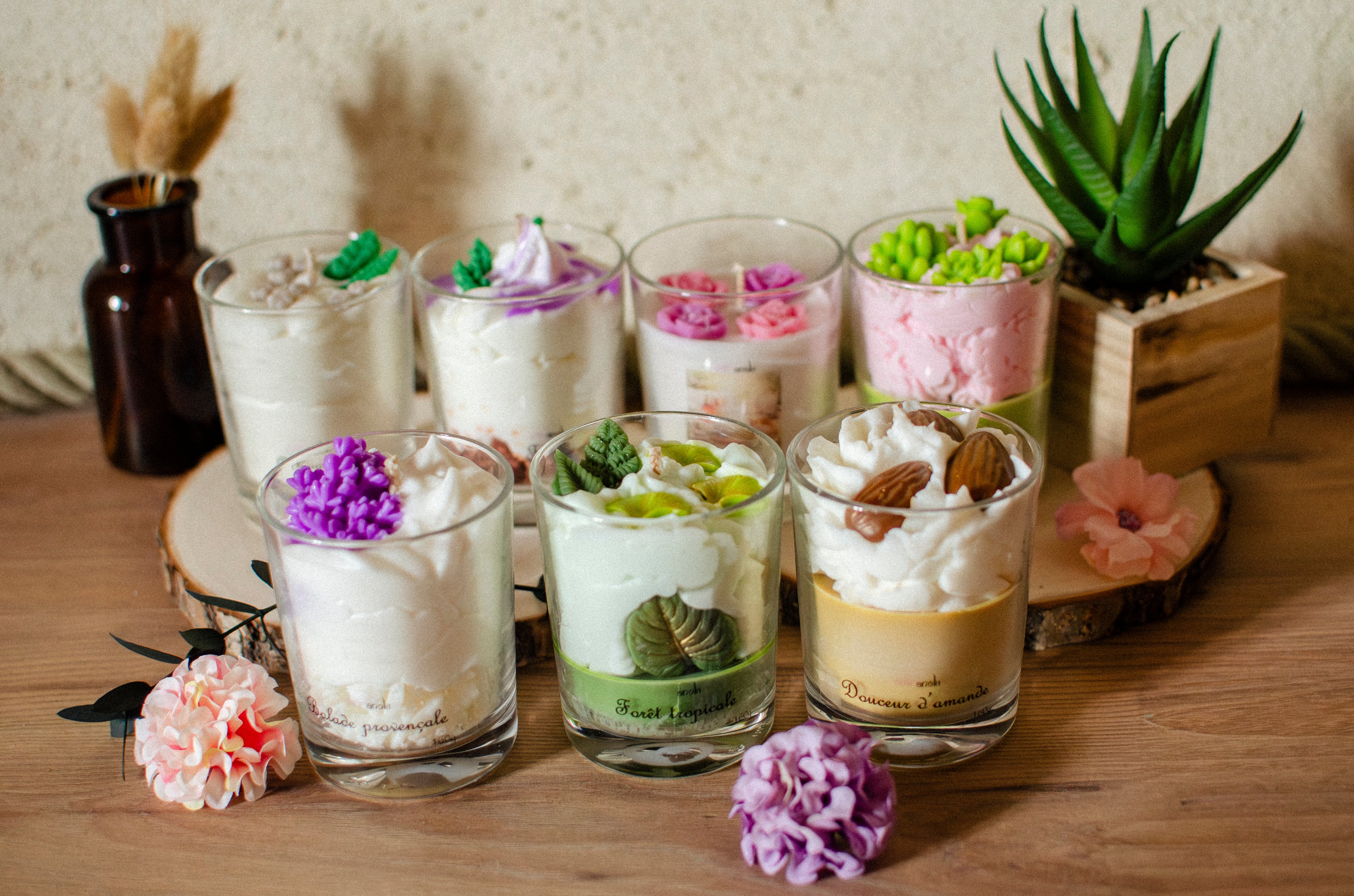 Bougies végétales parfum de Grasse et cosmétiques naturels avec savon saponifié à froid de manière artisanale dans notre atelier de Corrèze Anoki