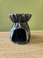 brule parfum en céramique noir vendu par anoki à ussel en corrèze côté bougie chauffe plat
