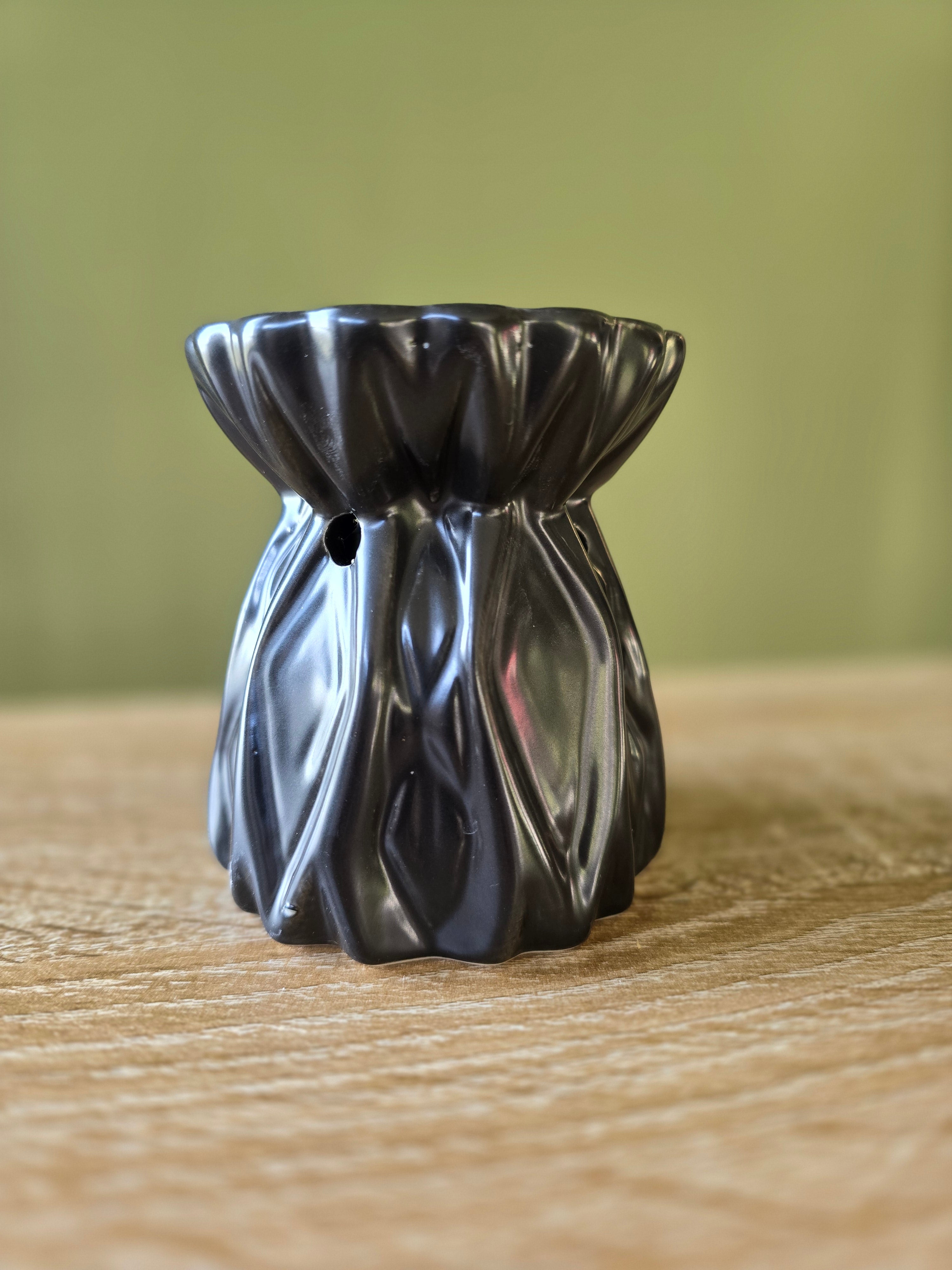 brule parfum en céramique noir vendu par anoki à ussel en corrèze