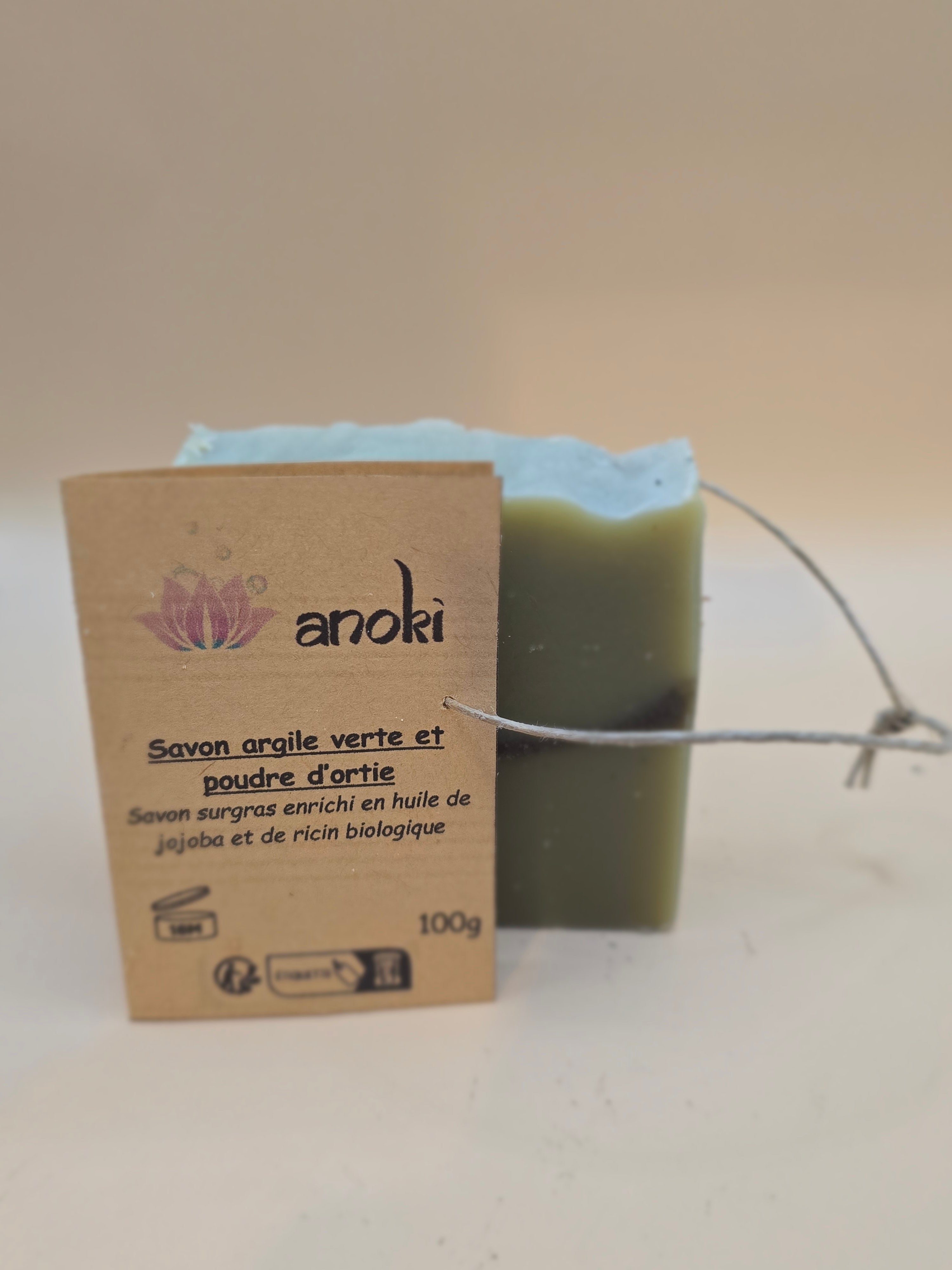 savon zero dechet vendu nu avec etiquette kraft par Anoki en Corrèze